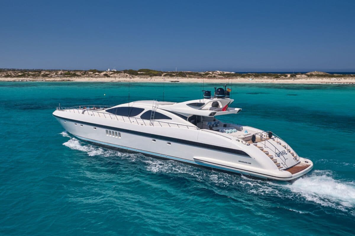 130' Mangusta