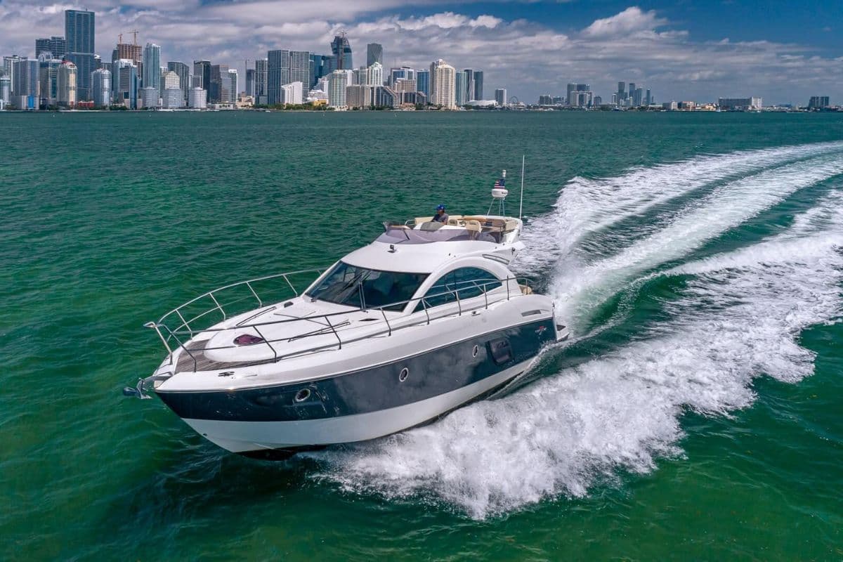52' Beneteau Fly