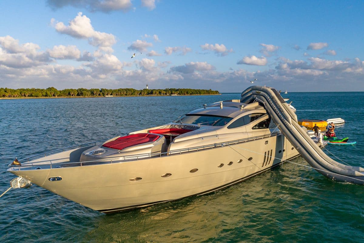 90' Pershing