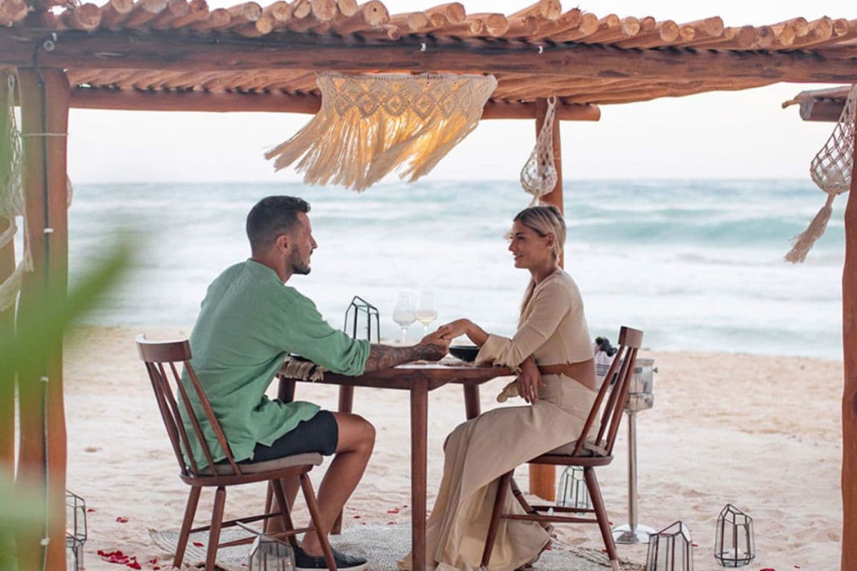 Beach Dinner by La Zebra