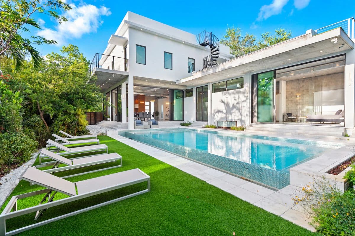 Villa Infinity